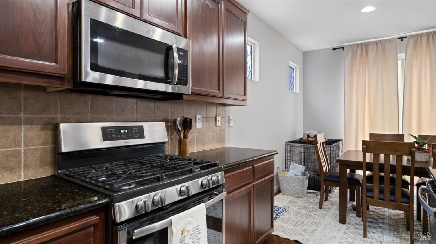 Detail Gallery Image 18 of 62 For 1157 N Station Dr, Vacaville,  CA 95688 - 4 Beds | 2/1 Baths