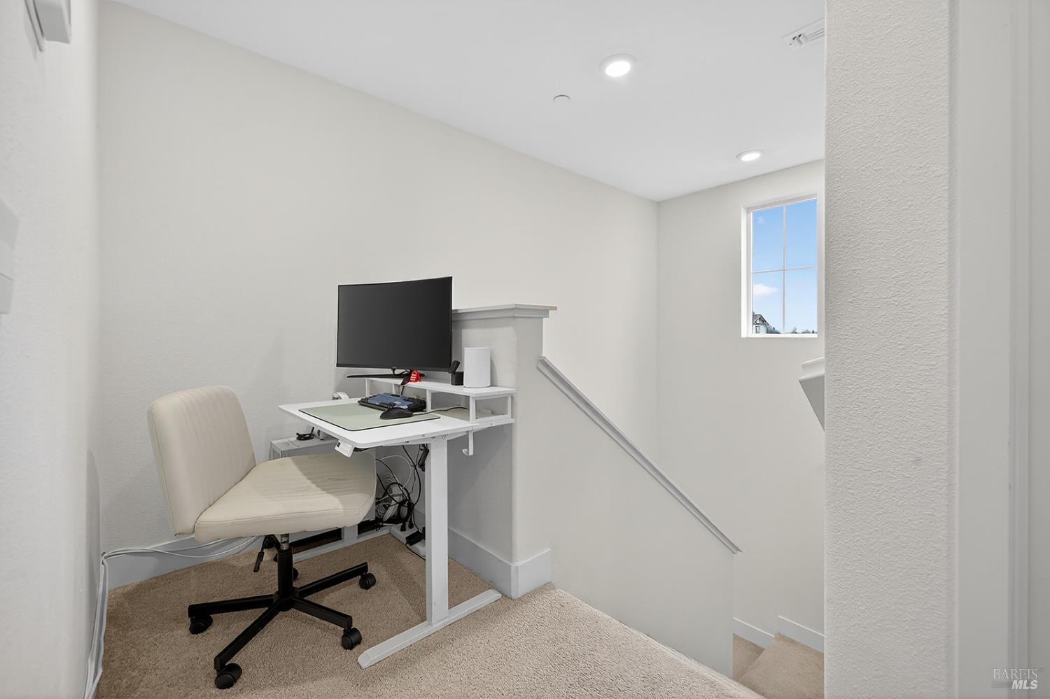 Detail Gallery Image 20 of 31 For 6042 Oxford Pl, Rohnert Park,  CA 94928 - 4 Beds | 2/1 Baths