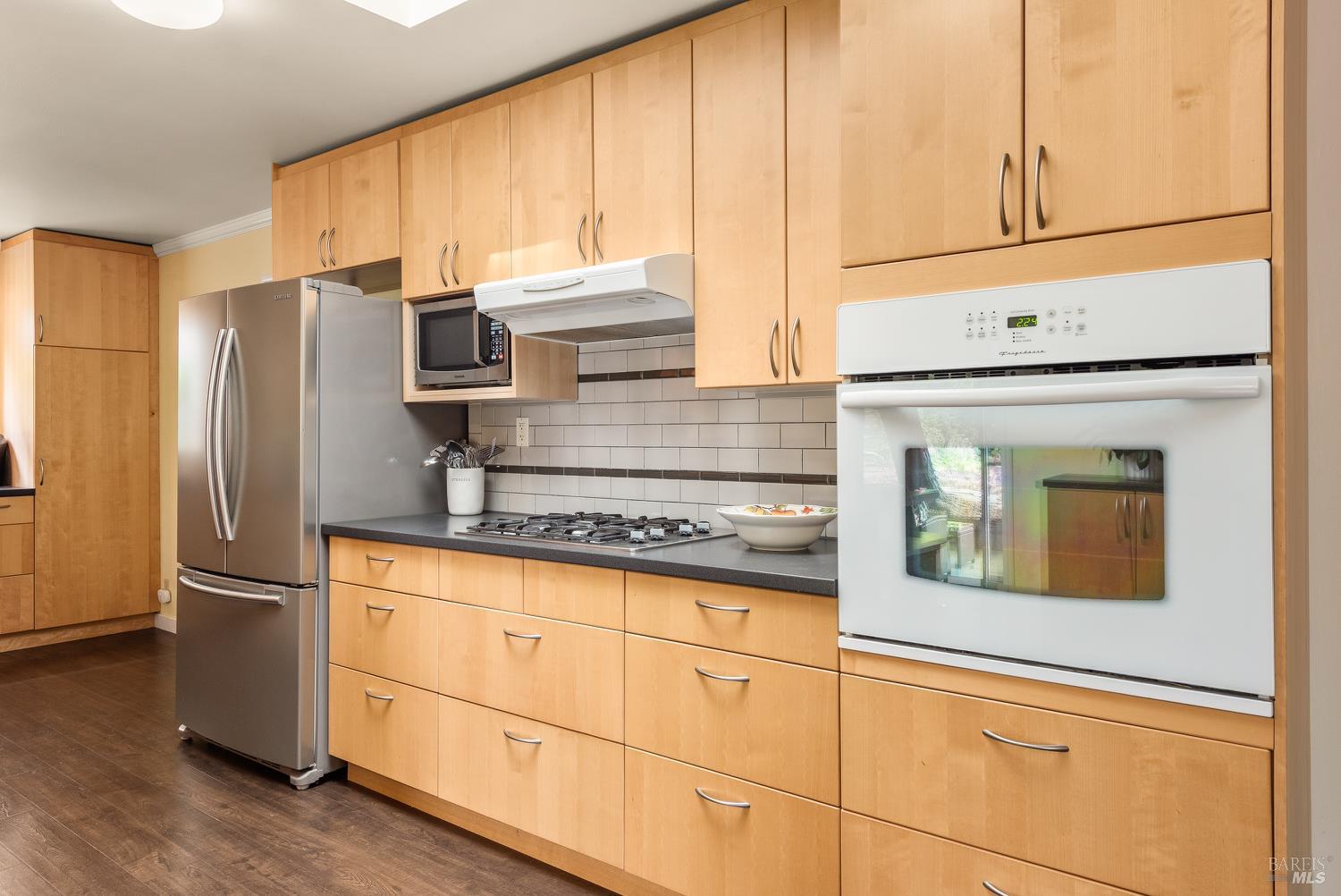 Detail Gallery Image 14 of 34 For 5642 Yerba Buena Rd, Santa Rosa,  CA 95409 - 4 Beds | 2 Baths