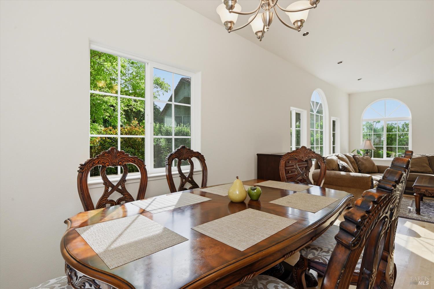 Detail Gallery Image 9 of 58 For 321 Portofino Way, Cloverdale,  CA 95425 - 4 Beds | 3 Baths