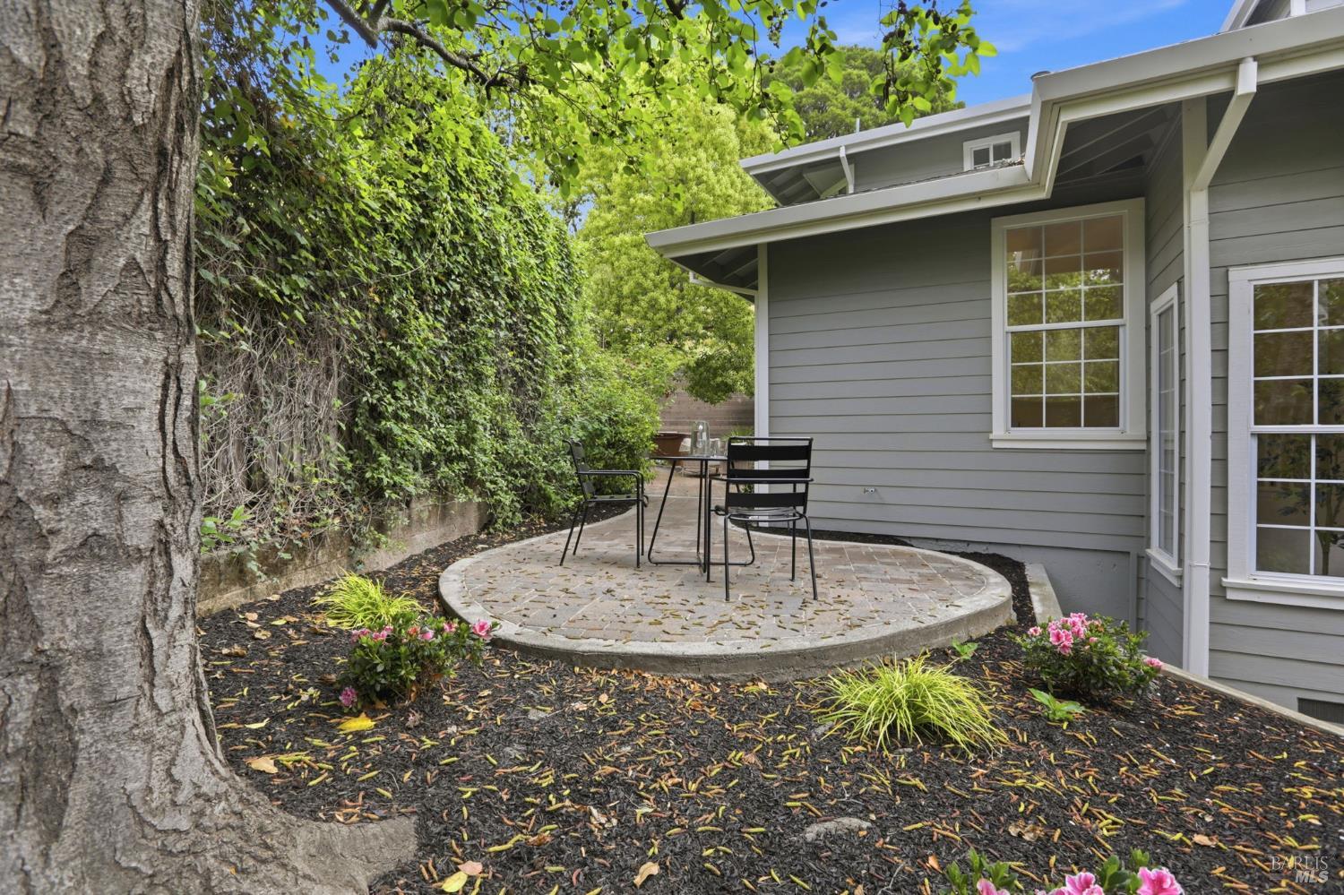 Detail Gallery Image 33 of 34 For 11 Red Oak Ct, Novato,  CA 94949 - 5 Beds | 3 Baths