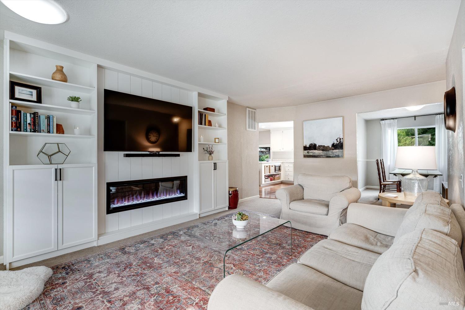 Detail Gallery Image 12 of 79 For 525 Oak Lake Ave, Santa Rosa,  CA 95409 - 5 Beds | 3 Baths