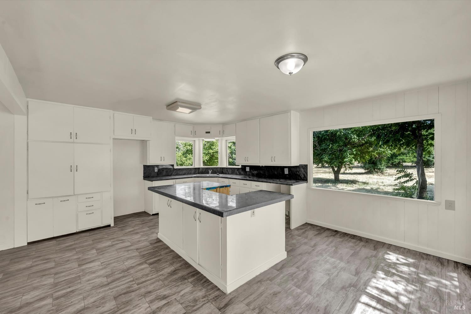 Detail Gallery Image 11 of 38 For 22550 Shady Grove Rd, Middletown,  CA 95461 - 2 Beds | 1 Baths