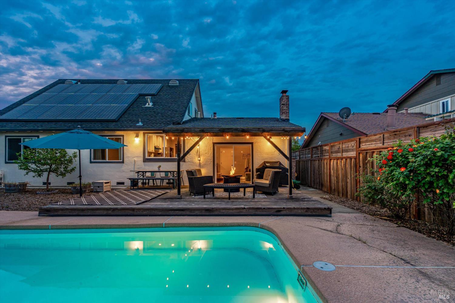 Detail Gallery Image 42 of 79 For 525 Oak Lake Ave, Santa Rosa,  CA 95409 - 5 Beds | 3 Baths