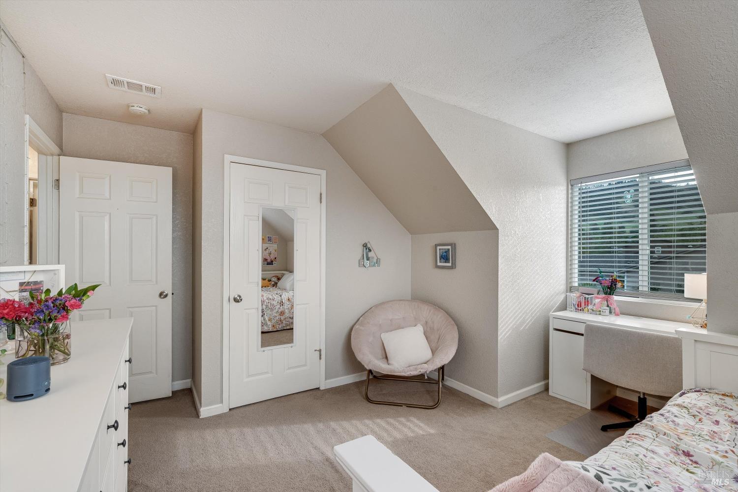 Detail Gallery Image 29 of 79 For 525 Oak Lake Ave, Santa Rosa,  CA 95409 - 5 Beds | 3 Baths