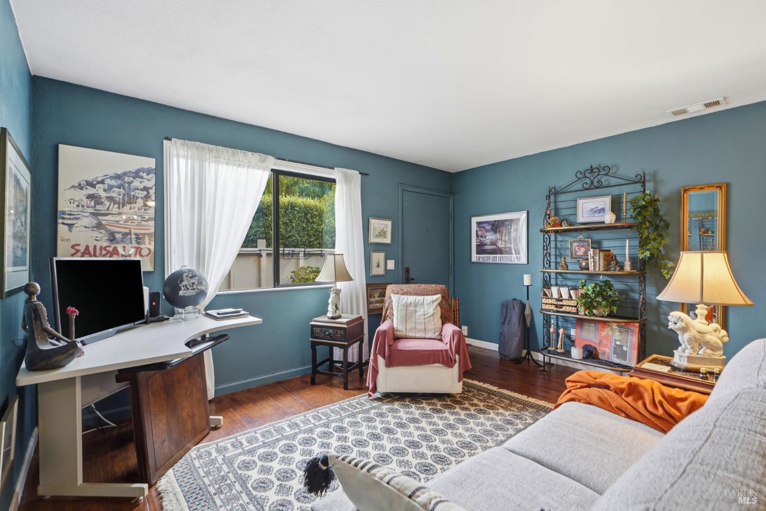 Detail Gallery Image 8 of 28 For 32 Dockside Cir, San Rafael,  CA 94903 - 2 Beds | 1 Baths