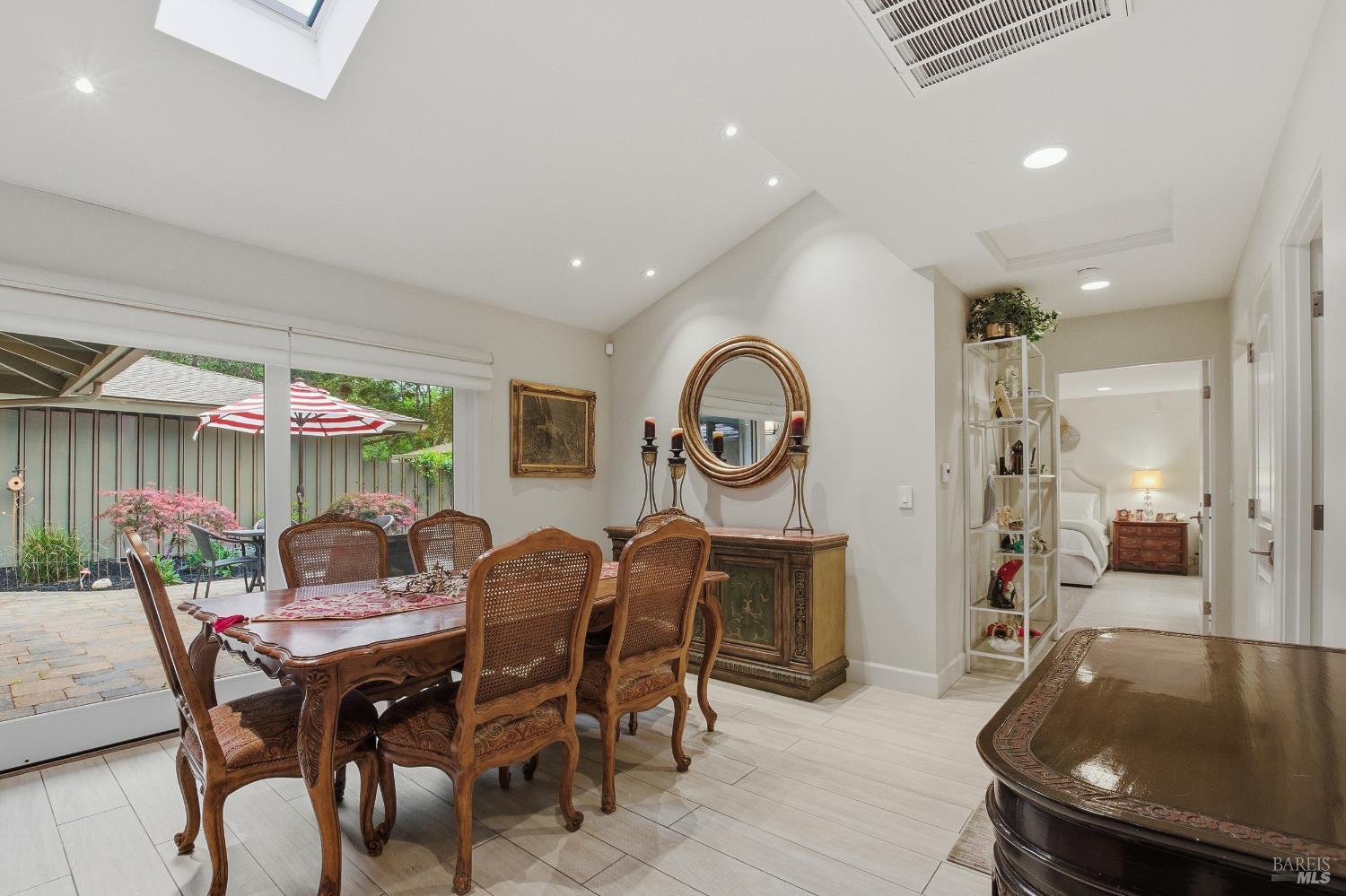 Detail Gallery Image 13 of 32 For 150 Milliken Creek Dr, Napa,  CA 94558 - 2 Beds | 2 Baths