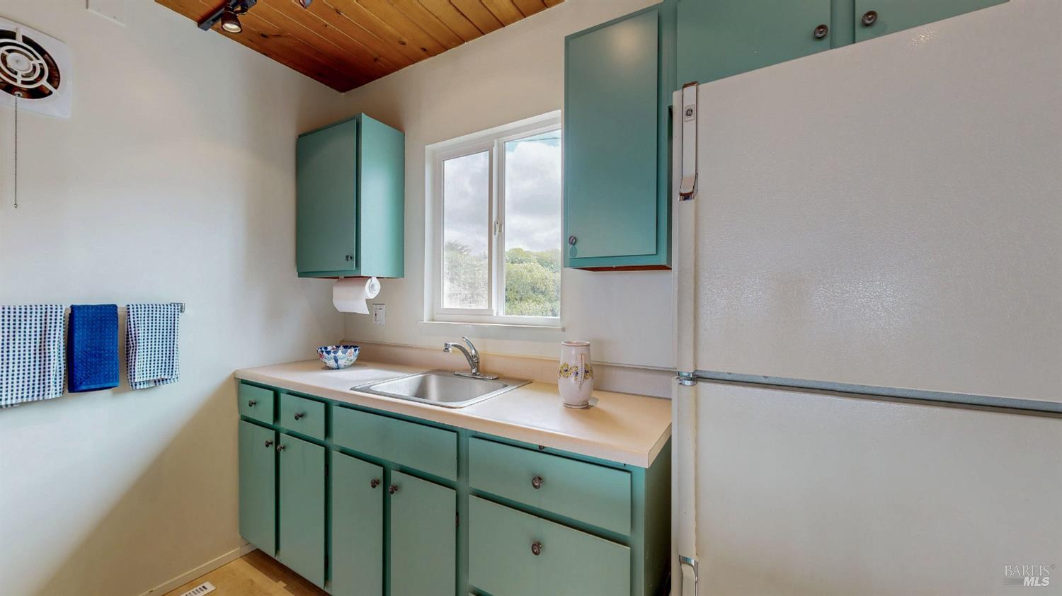 Detail Gallery Image 33 of 56 For 41 Cliff St, Dillon Beach,  CA 94929 - 2 Beds | 1 Baths