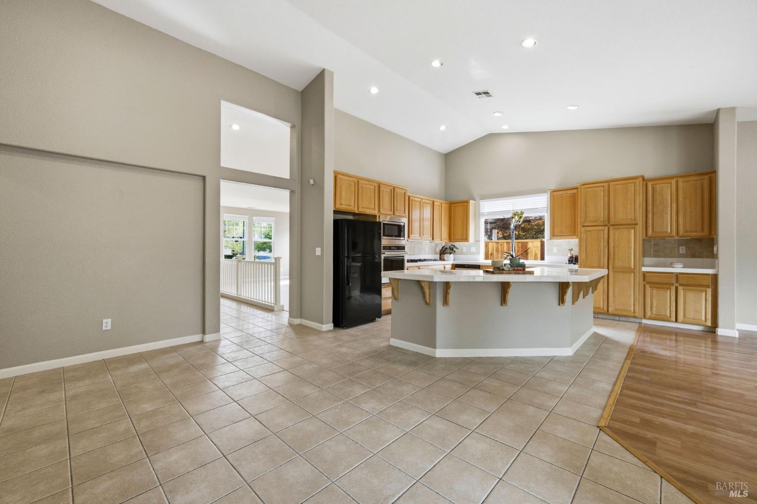 Detail Gallery Image 11 of 78 For 715 Antiquity Dr, Fairfield,  CA 94534 - 5 Beds | 2 Baths