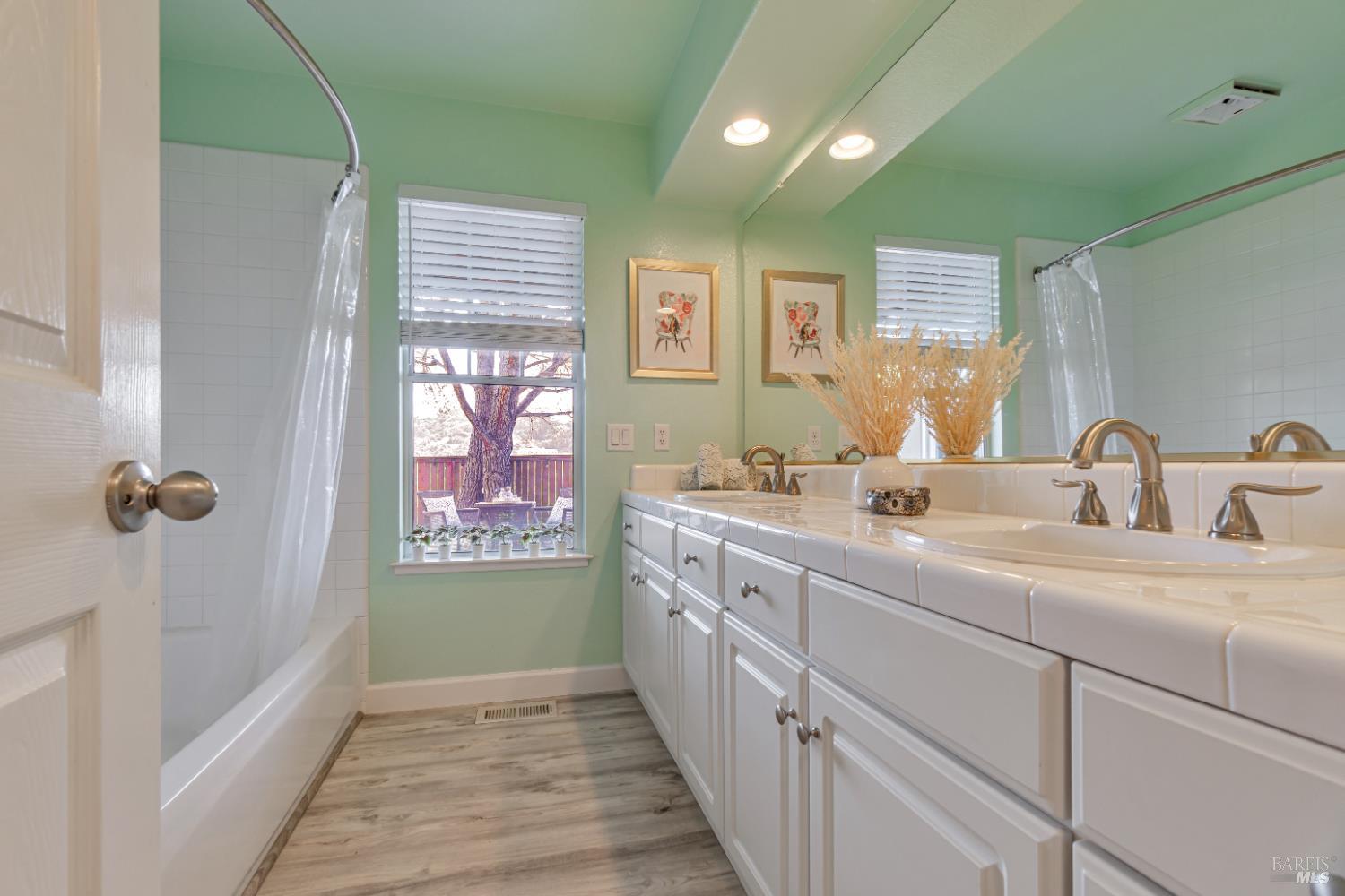 Detail Gallery Image 26 of 40 For 359 Orchid Dr, San Rafael,  CA 94903 - 4 Beds | 2/1 Baths