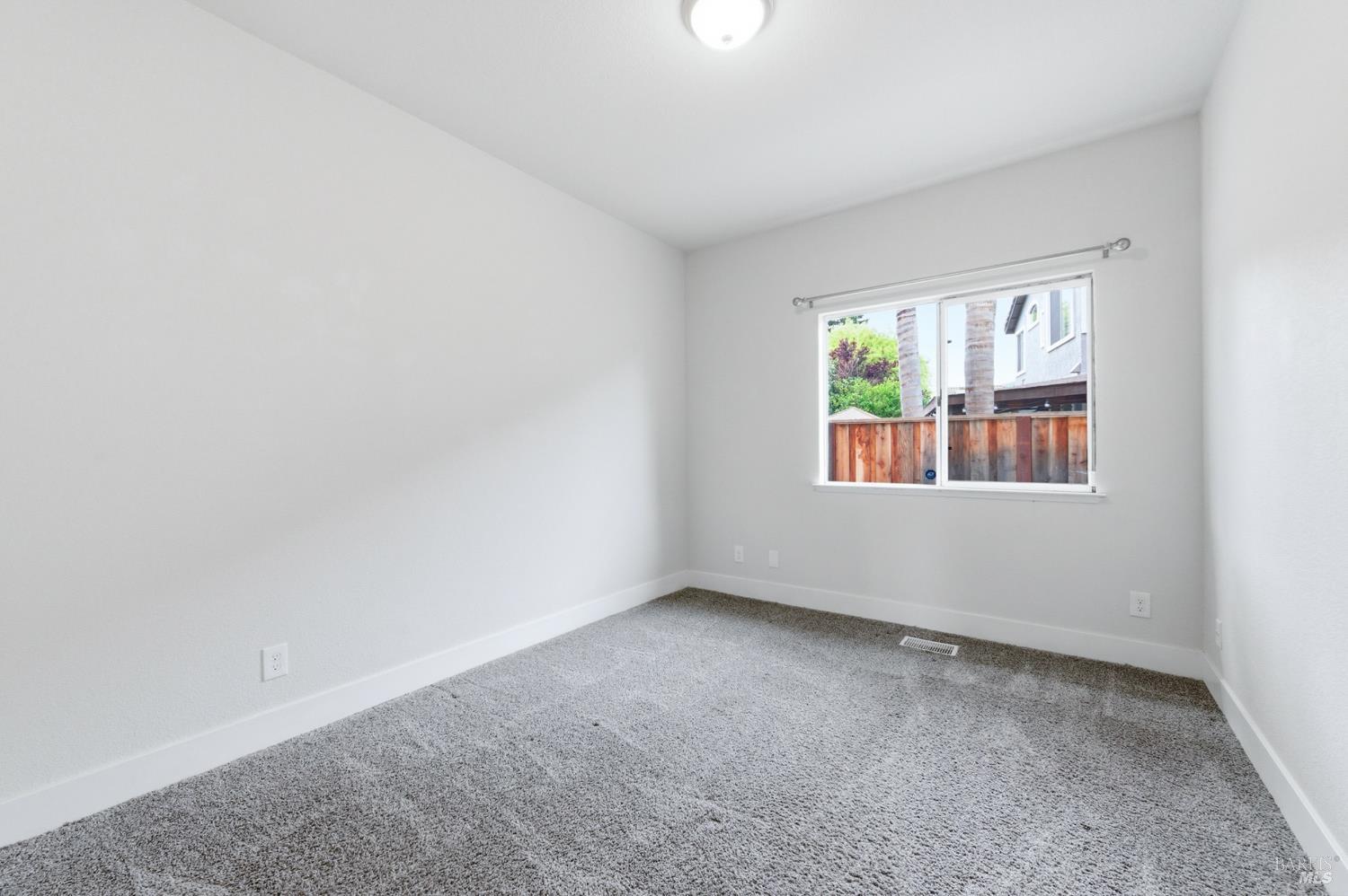 Detail Gallery Image 18 of 51 For 5226 Pavilion Ct, Fairfield,  CA 94534 - 5 Beds | 3/1 Baths