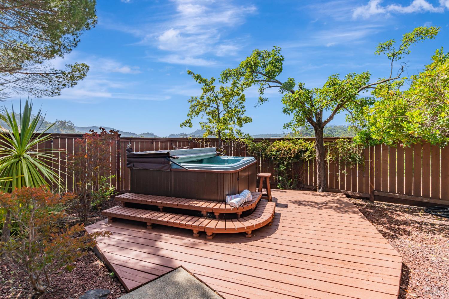 Detail Gallery Image 33 of 40 For 359 Orchid Dr, San Rafael,  CA 94903 - 4 Beds | 2/1 Baths