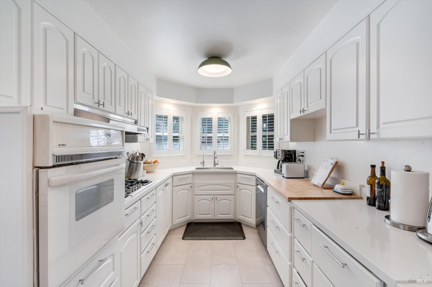 Detail Gallery Image 8 of 35 For 1304 Banks Ave, Napa,  CA 94559 - 3 Beds | 2 Baths