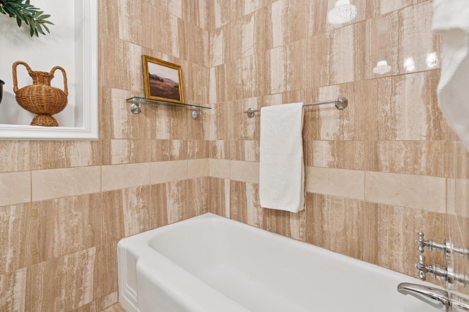 Detail Gallery Image 29 of 71 For 1021 Rose Dr, Napa,  CA 94558 - 4 Beds | 4 Baths