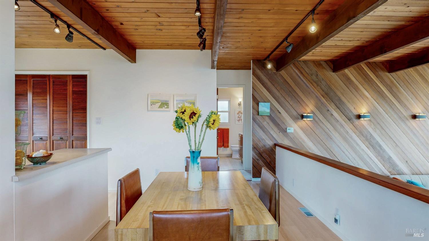 Detail Gallery Image 11 of 56 For 41 Cliff St, Dillon Beach,  CA 94929 - 2 Beds | 1 Baths