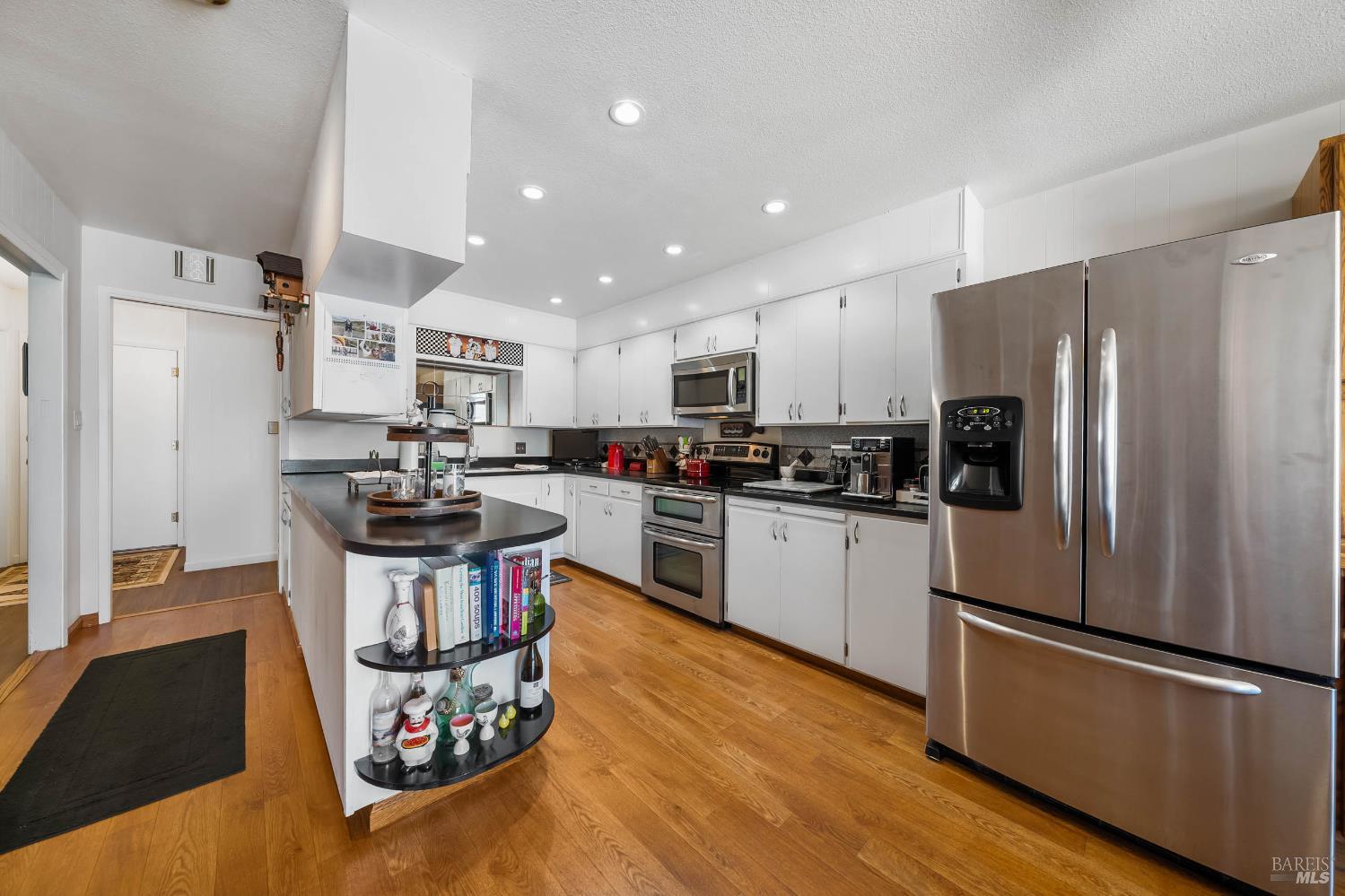 Detail Gallery Image 8 of 74 For 6770 Junipero Ave, Kelseyville,  CA 95451 - 3 Beds | 5 Baths