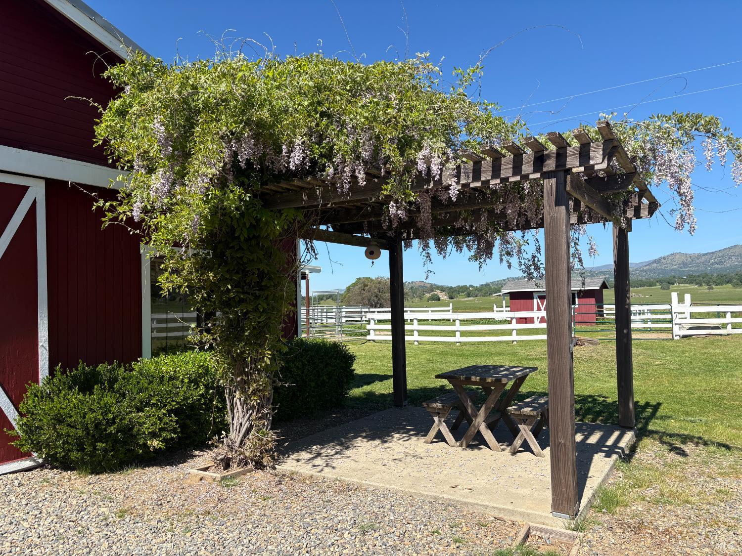 Detail Gallery Image 6 of 32 For 2617 S Old Highway Rd, Catheys Valley,  CA 95306 - 3 Beds | 2/1 Baths