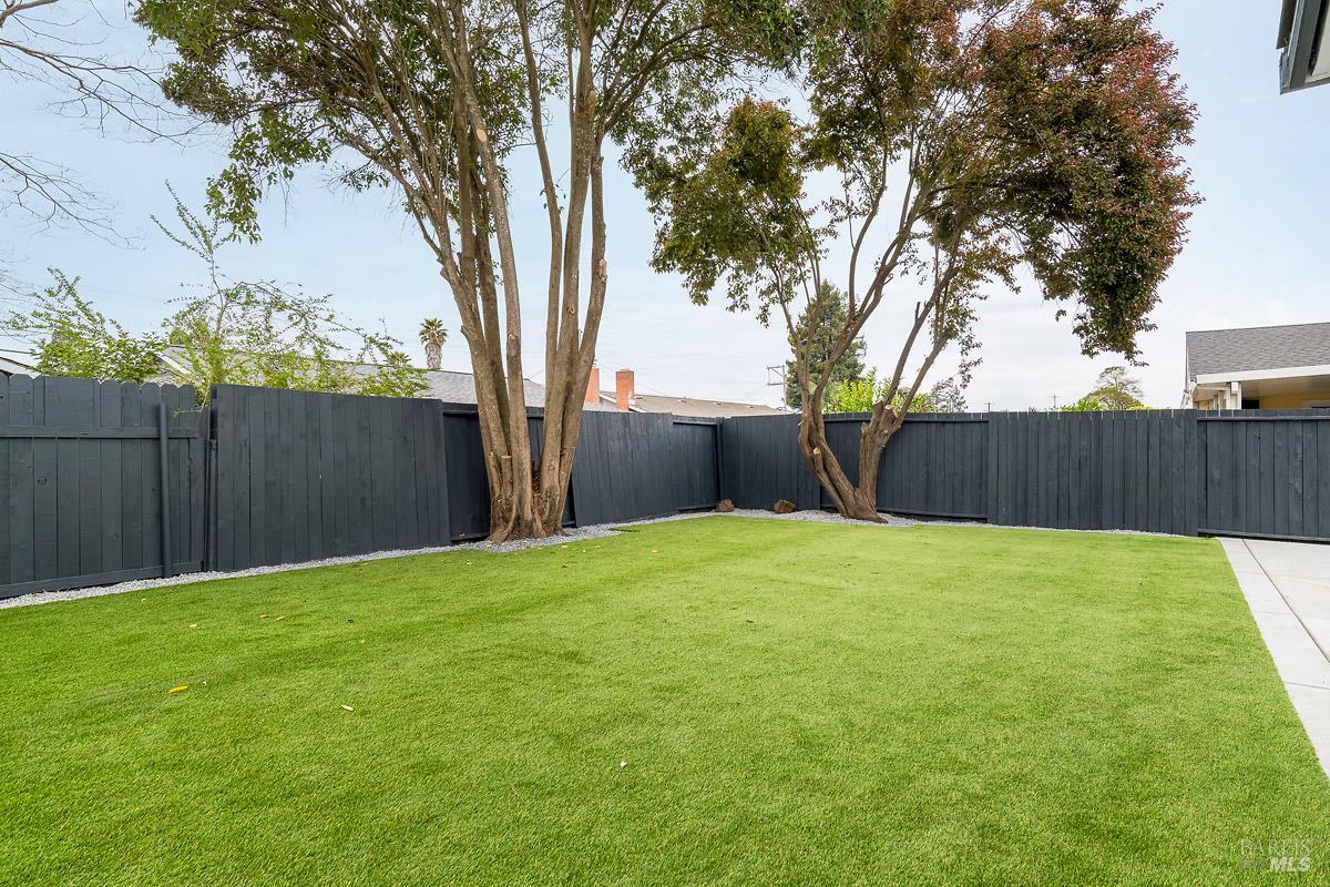 Detail Gallery Image 16 of 23 For 7685 Beverly Dr, Rohnert Park,  CA 94928 - 4 Beds | 2 Baths