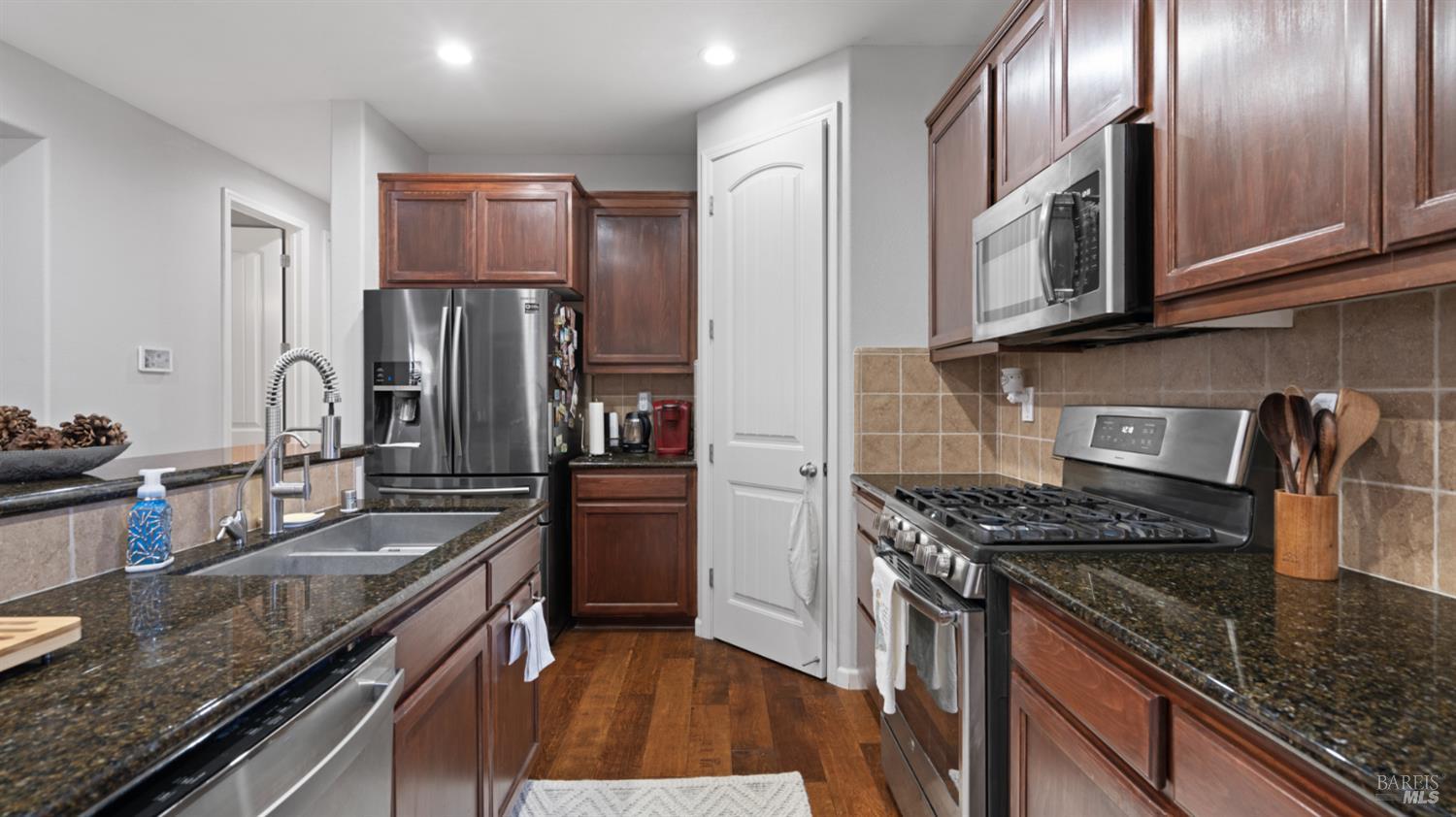 Detail Gallery Image 17 of 62 For 1157 N Station Dr, Vacaville,  CA 95688 - 4 Beds | 2/1 Baths