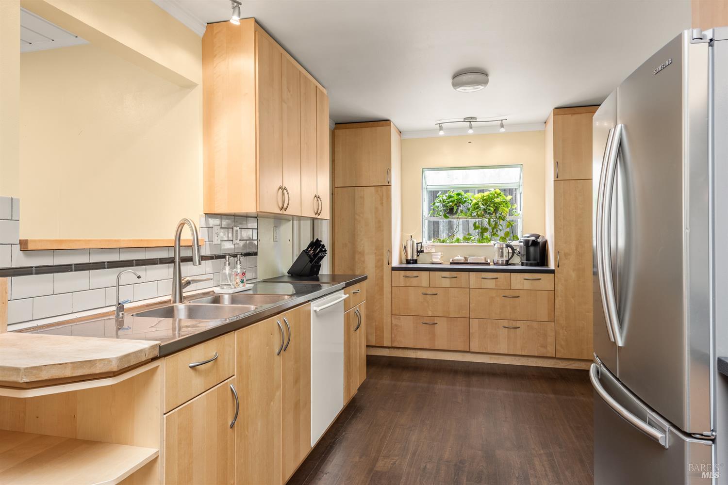 Detail Gallery Image 15 of 34 For 5642 Yerba Buena Rd, Santa Rosa,  CA 95409 - 4 Beds | 2 Baths