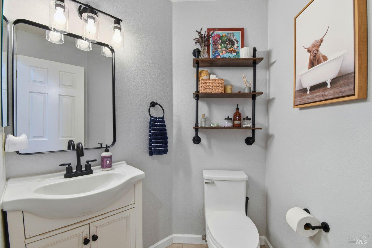 Detail Gallery Image 15 of 38 For 8270 Honor Pl, Cotati,  CA 94931 - 4 Beds | 2/1 Baths