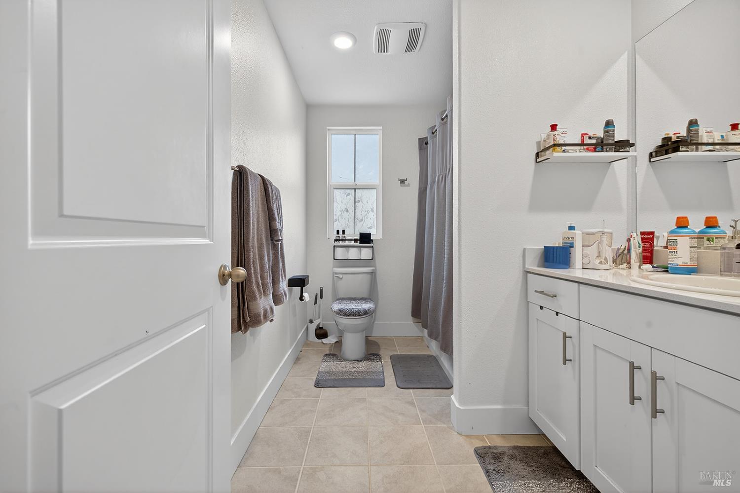 Detail Gallery Image 17 of 31 For 6042 Oxford Pl, Rohnert Park,  CA 94928 - 4 Beds | 2/1 Baths