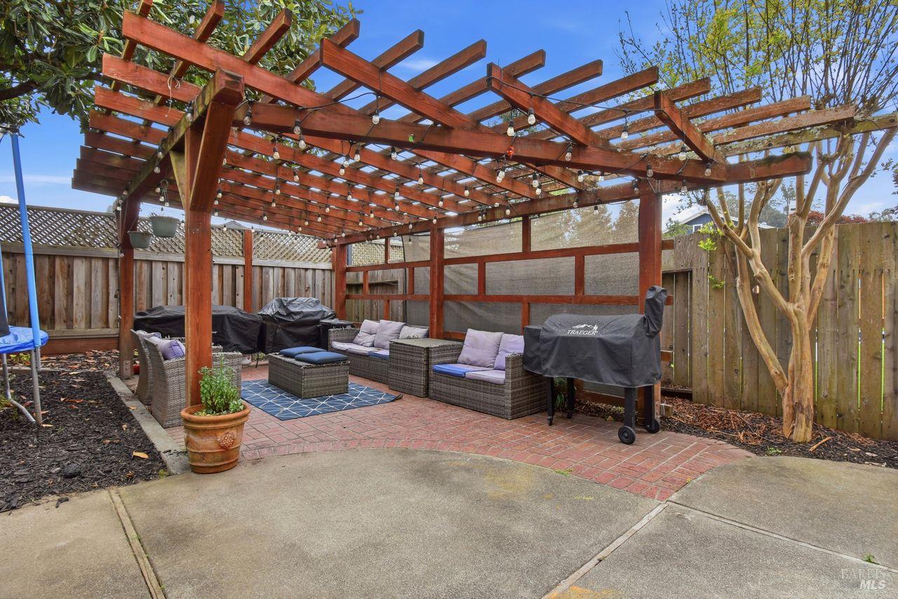 Detail Gallery Image 32 of 38 For 8270 Honor Pl, Cotati,  CA 94931 - 4 Beds | 2/1 Baths