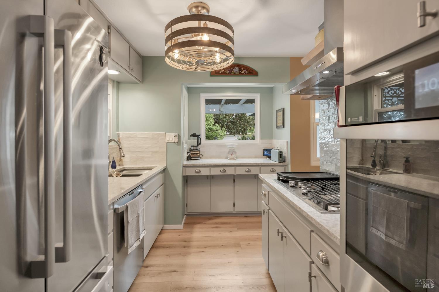 Detail Gallery Image 10 of 33 For 1250 Mission Dr, Sonoma,  CA 95476 - 3 Beds | 2 Baths