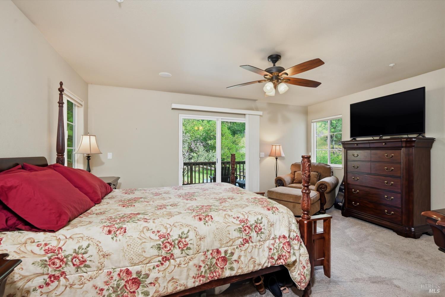 Detail Gallery Image 12 of 58 For 321 Portofino Way, Cloverdale,  CA 95425 - 4 Beds | 3 Baths