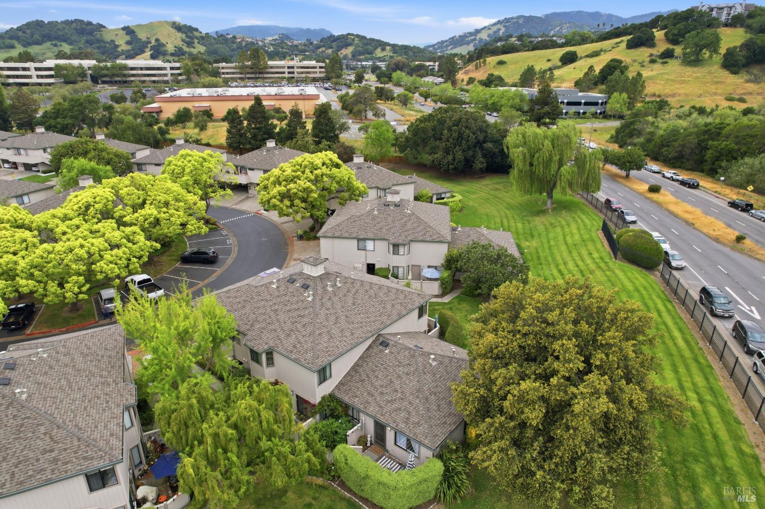 Detail Gallery Image 23 of 28 For 32 Dockside Cir, San Rafael,  CA 94903 - 2 Beds | 1 Baths