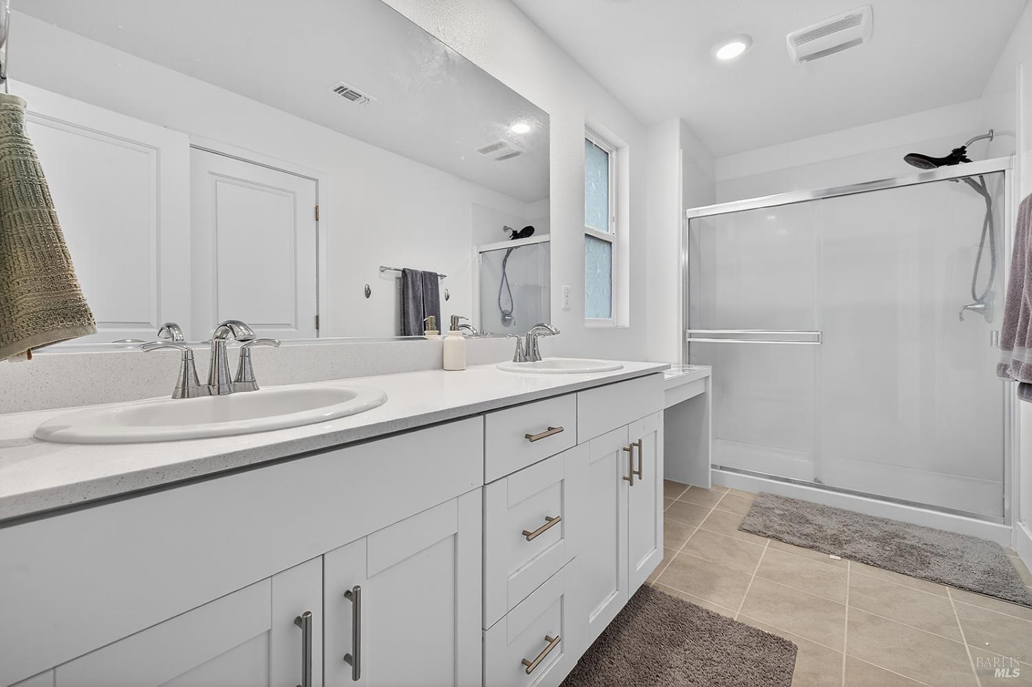 Detail Gallery Image 13 of 31 For 6042 Oxford Pl, Rohnert Park,  CA 94928 - 4 Beds | 2/1 Baths