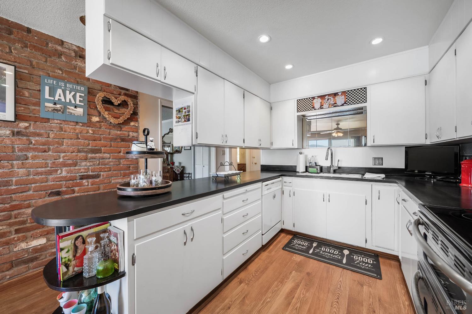 Detail Gallery Image 10 of 74 For 6770 Junipero Ave, Kelseyville,  CA 95451 - 3 Beds | 5 Baths