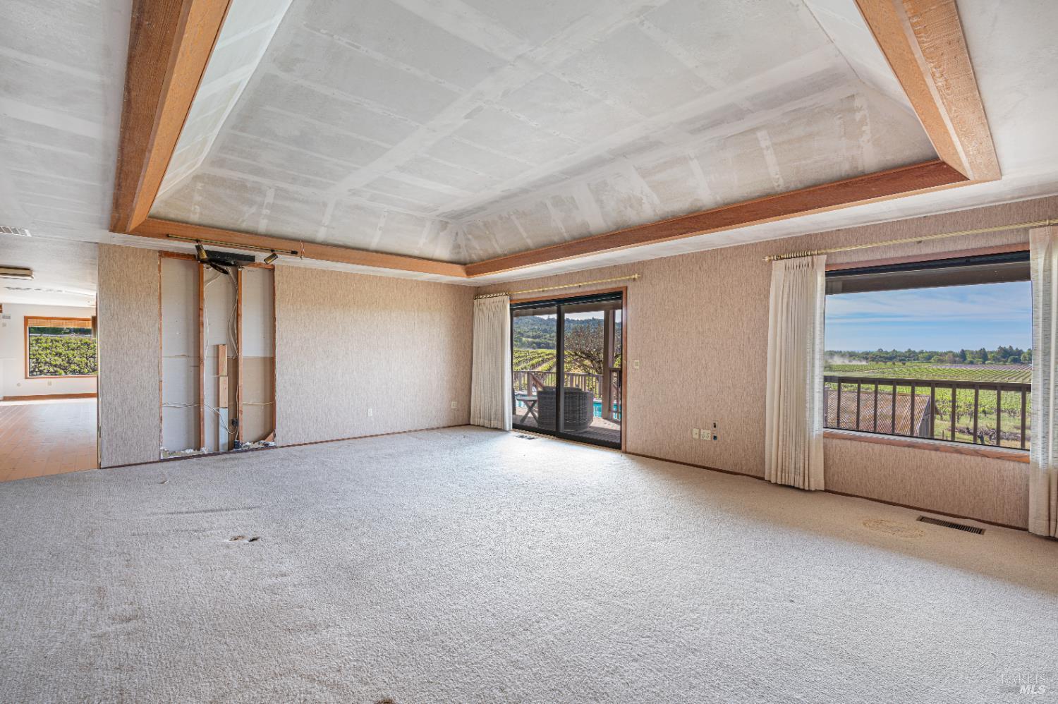 Detail Gallery Image 33 of 84 For 590 Pleasant Ave, Santa Rosa,  CA 95403 - 4 Beds | 3 Baths