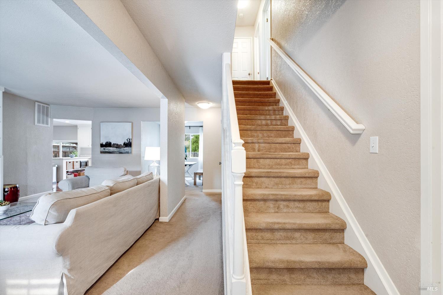 Detail Gallery Image 27 of 79 For 525 Oak Lake Ave, Santa Rosa,  CA 95409 - 5 Beds | 3 Baths