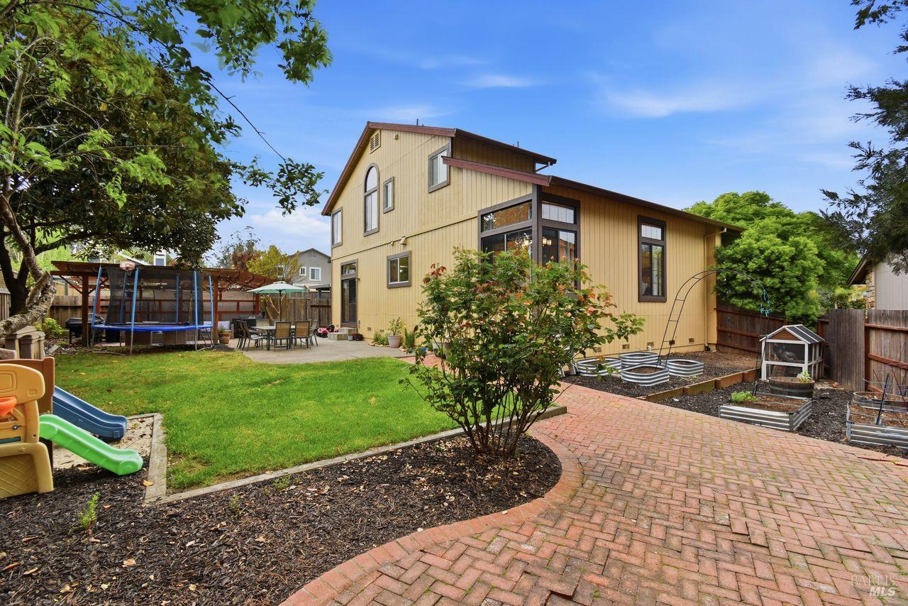 Detail Gallery Image 36 of 38 For 8270 Honor Pl, Cotati,  CA 94931 - 4 Beds | 2/1 Baths