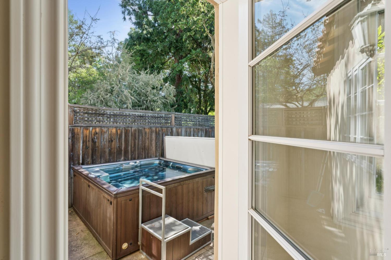 Detail Gallery Image 24 of 71 For 1021 Rose Dr, Napa,  CA 94558 - 4 Beds | 4 Baths