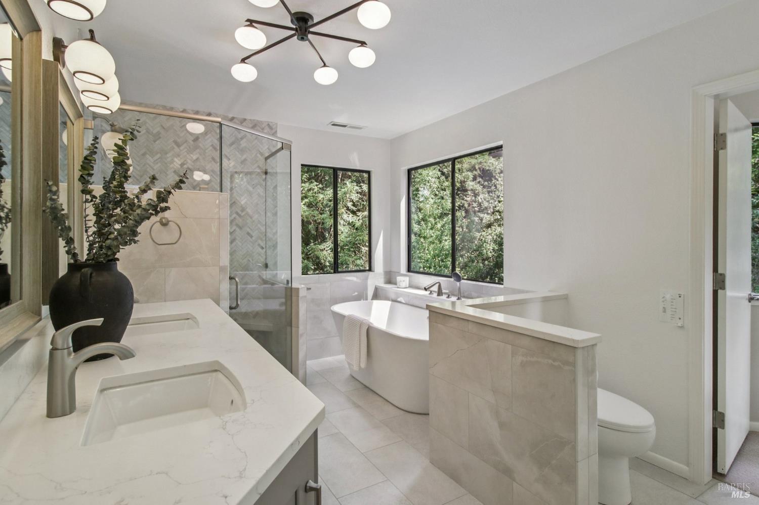 Detail Gallery Image 33 of 53 For 12480 Fiori Ln, Sebastopol,  CA 95472 - 3 Beds | 2/1 Baths