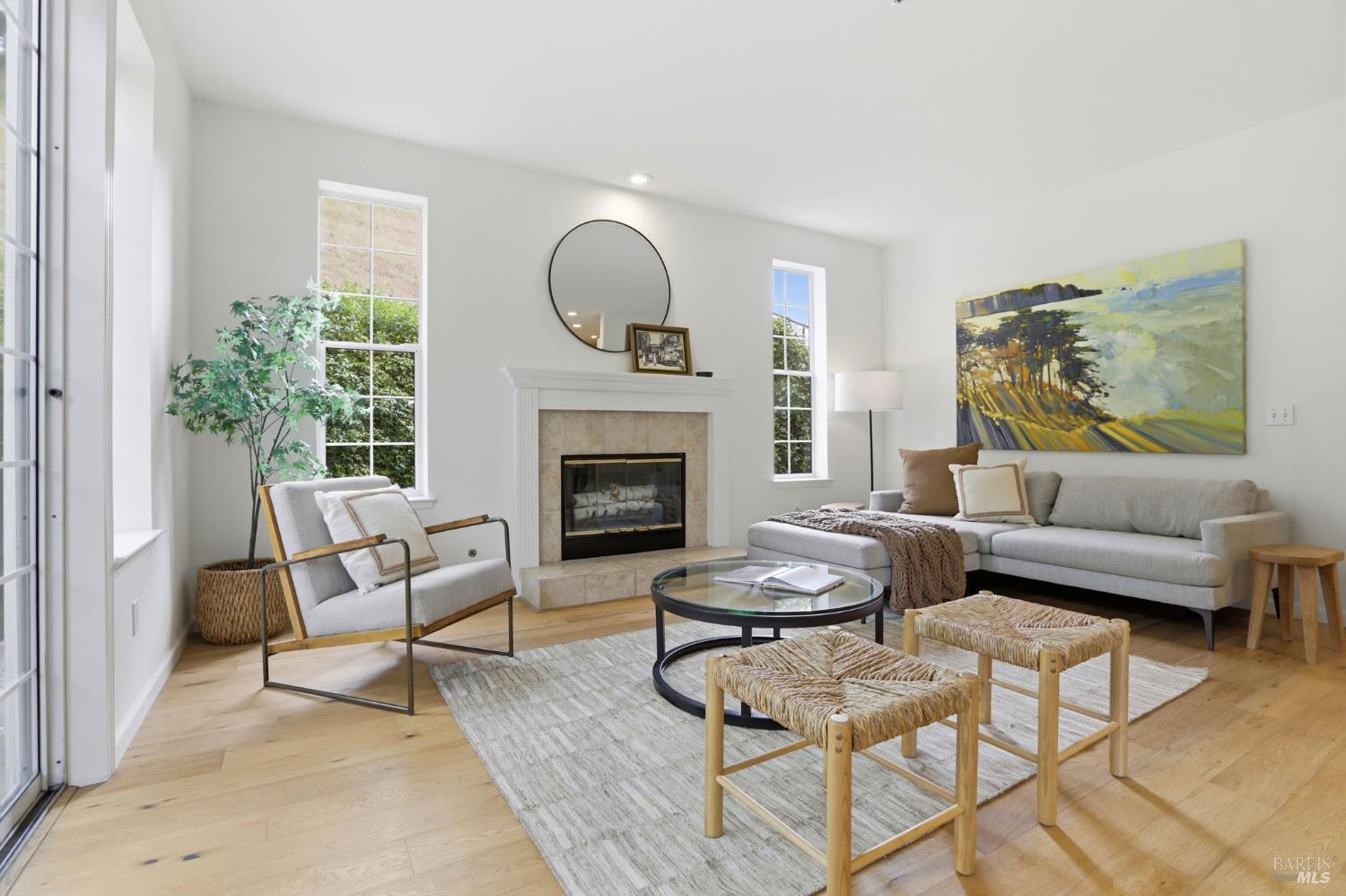 Detail Gallery Image 8 of 34 For 11 Red Oak Ct, Novato,  CA 94949 - 5 Beds | 3 Baths