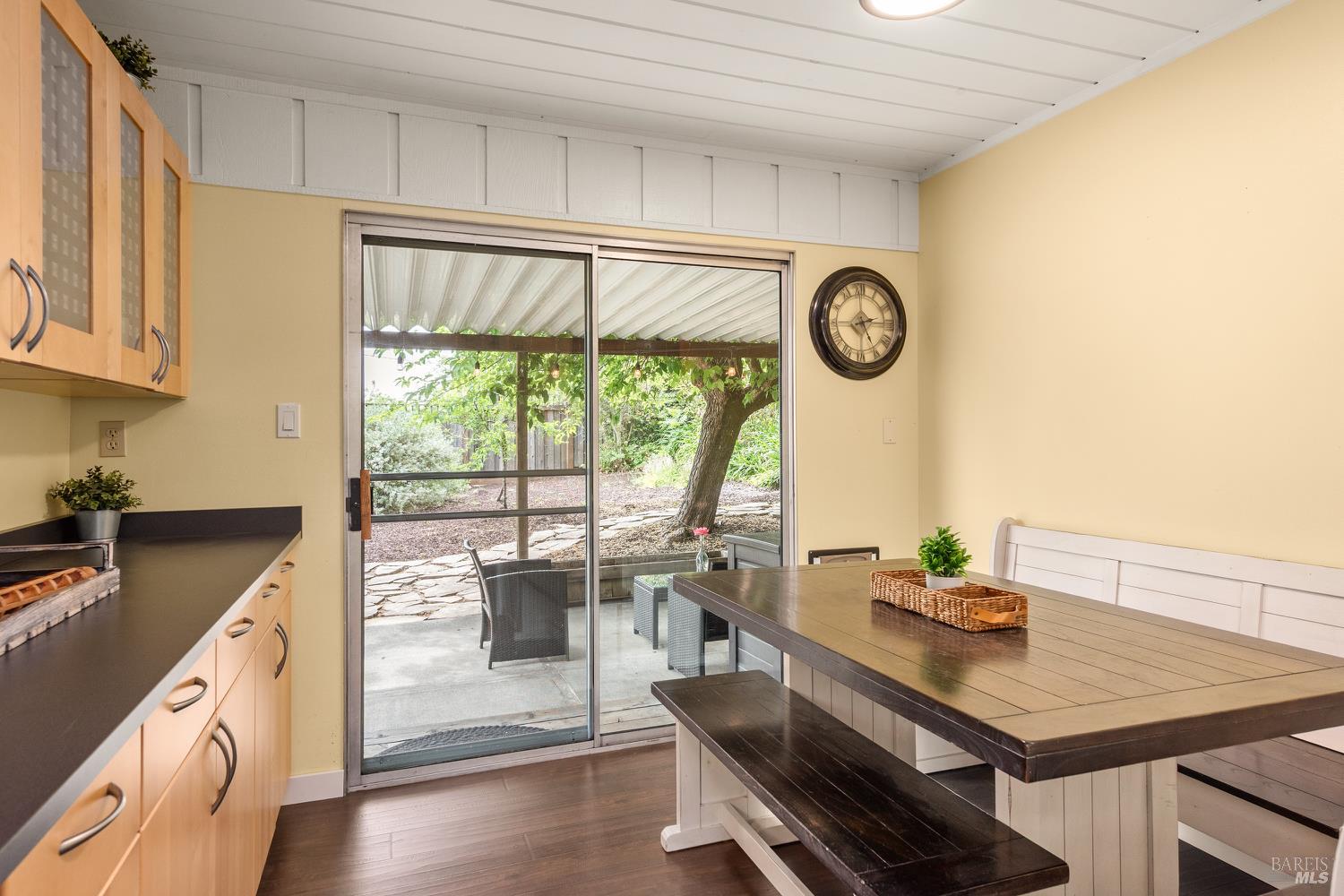 Detail Gallery Image 12 of 34 For 5642 Yerba Buena Rd, Santa Rosa,  CA 95409 - 4 Beds | 2 Baths