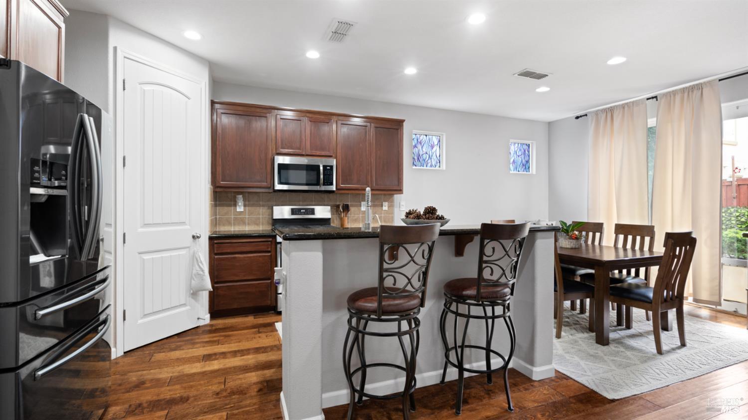 Detail Gallery Image 14 of 62 For 1157 N Station Dr, Vacaville,  CA 95688 - 4 Beds | 2/1 Baths