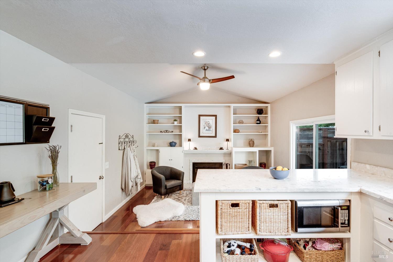 Detail Gallery Image 8 of 79 For 525 Oak Lake Ave, Santa Rosa,  CA 95409 - 5 Beds | 3 Baths