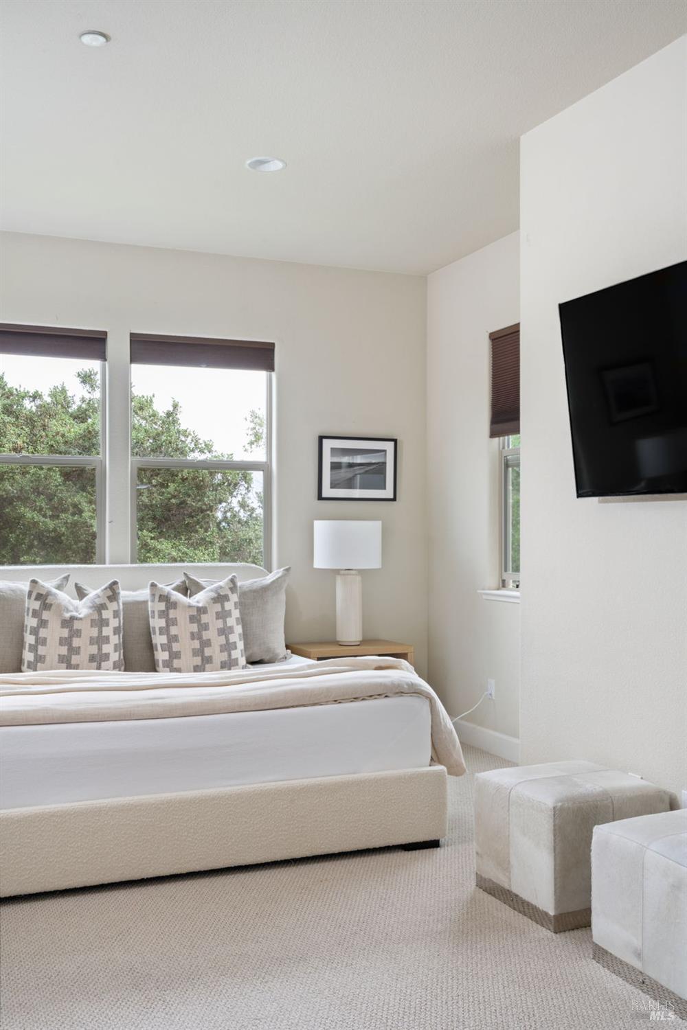 Detail Gallery Image 24 of 36 For 11 Edgehill Way, San Rafael,  CA 94903 - 4 Beds | 3/1 Baths