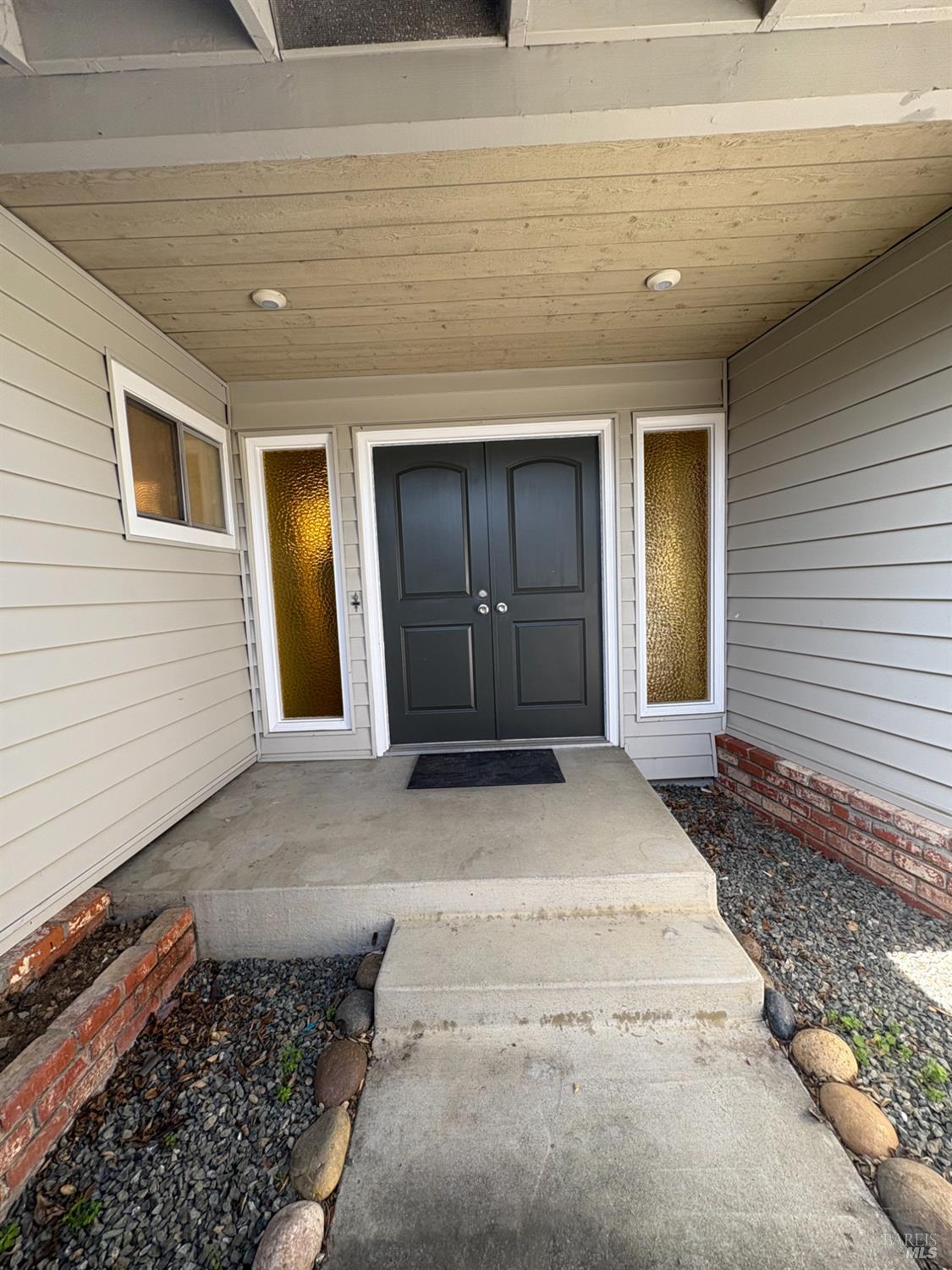 Detail Gallery Image 7 of 12 For 147 Elna Dr, Vallejo,  CA 94591 - 3 Beds | 2/1 Baths