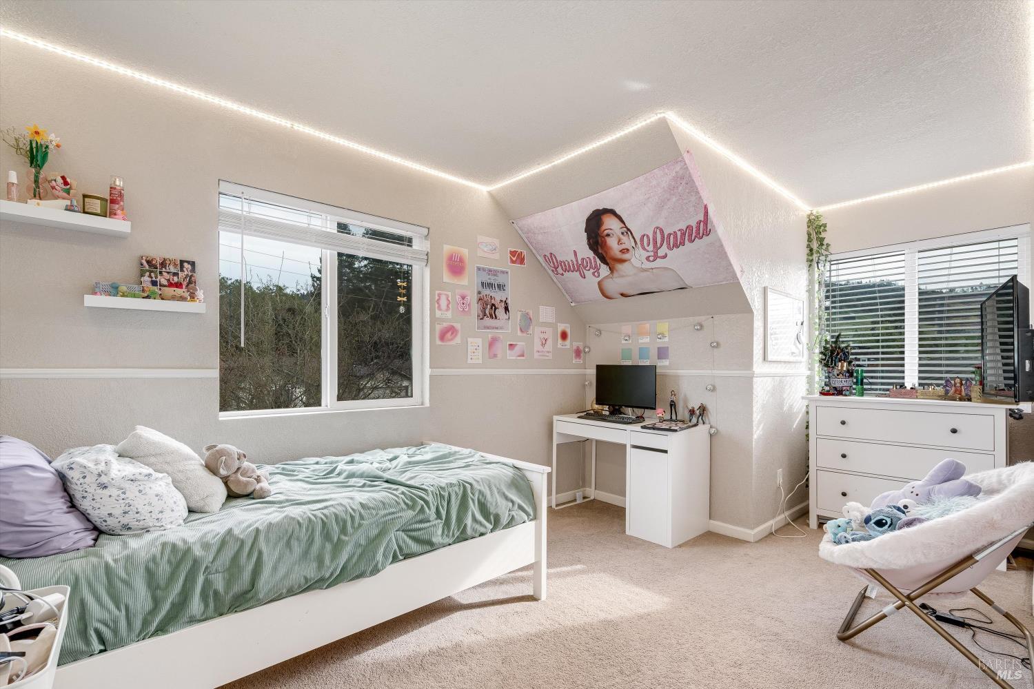 Detail Gallery Image 36 of 79 For 525 Oak Lake Ave, Santa Rosa,  CA 95409 - 5 Beds | 3 Baths