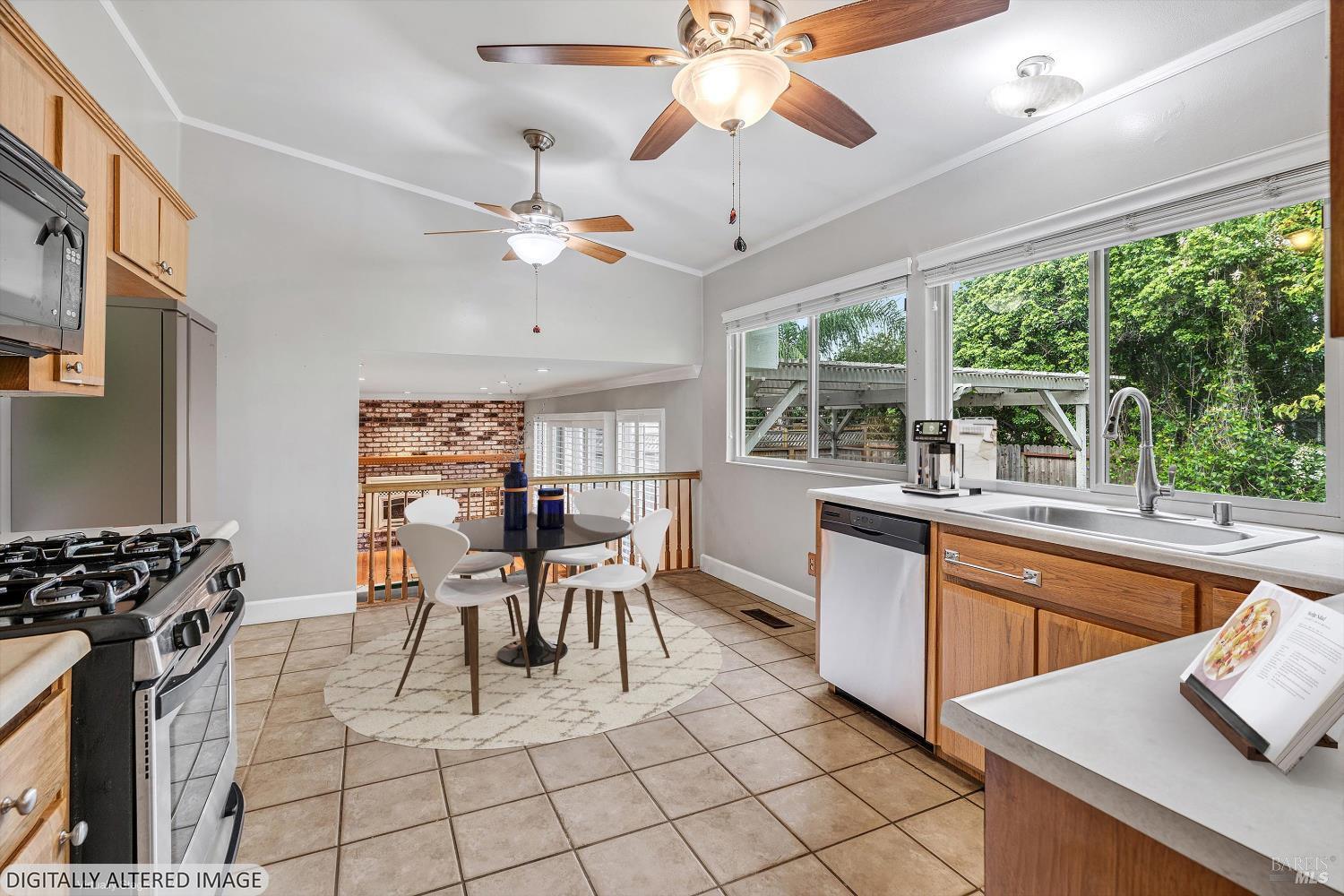 Detail Gallery Image 14 of 30 For 1569 Trellis Ln, Petaluma,  CA 94954 - 4 Beds | 3 Baths