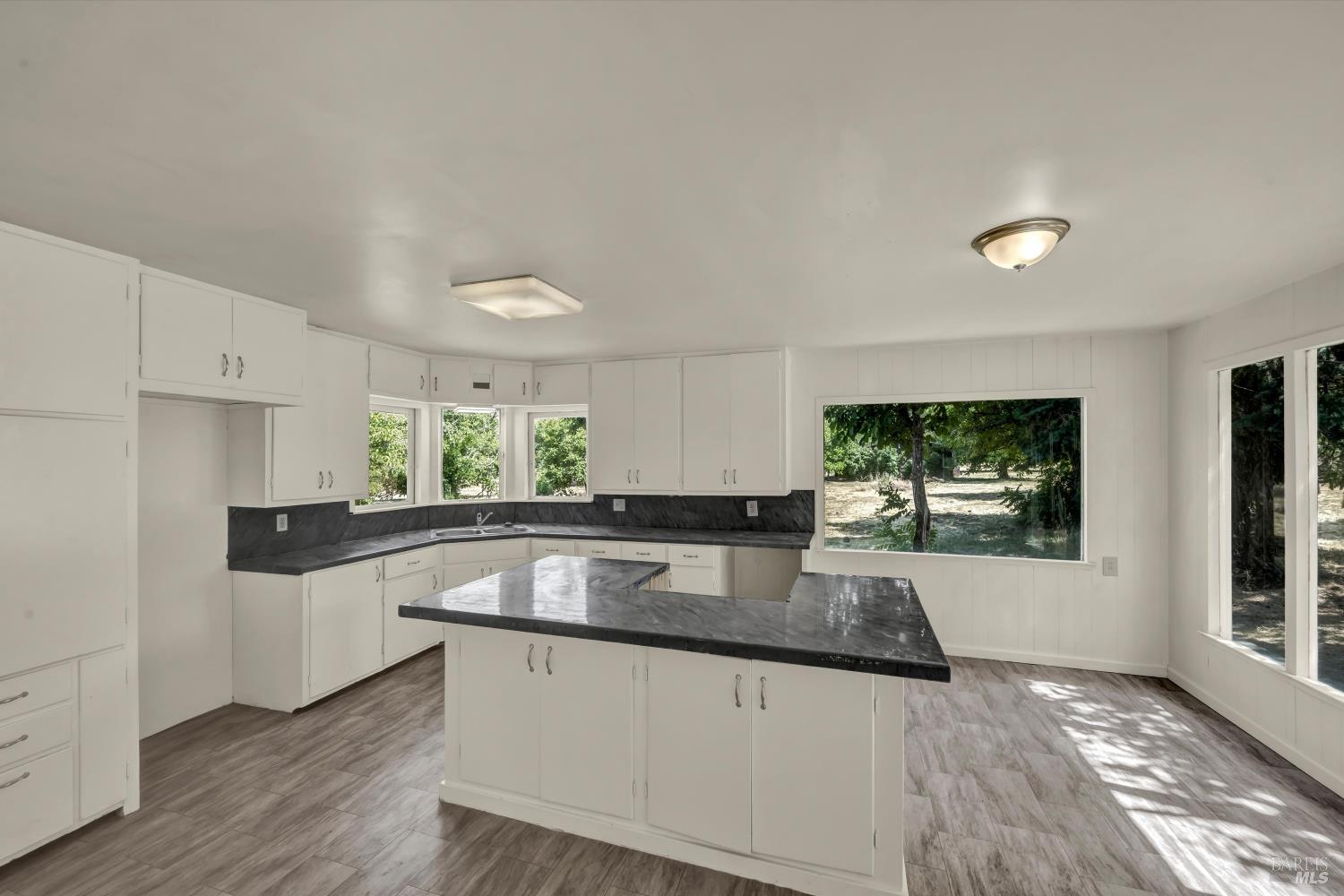 Detail Gallery Image 13 of 38 For 22550 Shady Grove Rd, Middletown,  CA 95461 - 2 Beds | 1 Baths