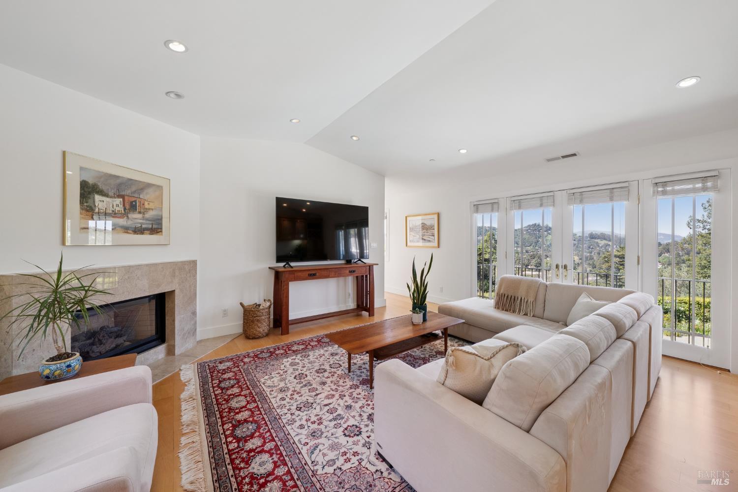 Detail Gallery Image 34 of 68 For 176 Highland Ave, San Rafael,  CA 94901 - 5 Beds | 5/1 Baths