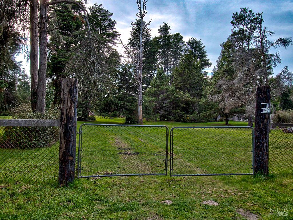 Detail Gallery Image 3 of 25 For 19100 Summers Ln, Fort Bragg,  CA 95437 - – Beds | – Baths