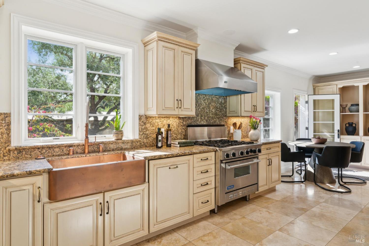 Detail Gallery Image 20 of 71 For 1021 Rose Dr, Napa,  CA 94558 - 4 Beds | 4 Baths