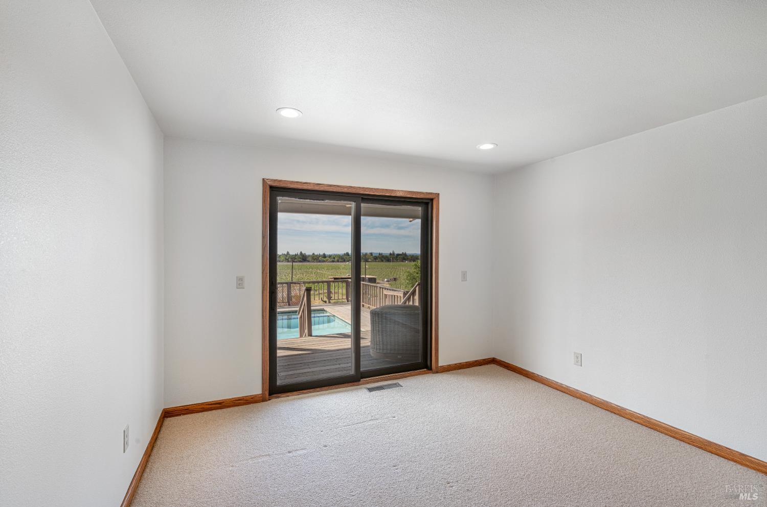 Detail Gallery Image 29 of 84 For 590 Pleasant Ave, Santa Rosa,  CA 95403 - 4 Beds | 3 Baths